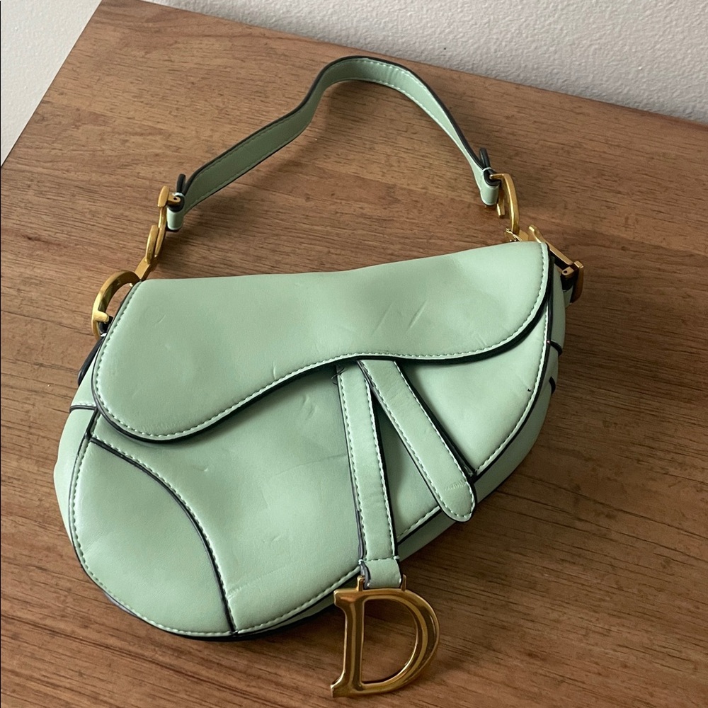 Saddle purse